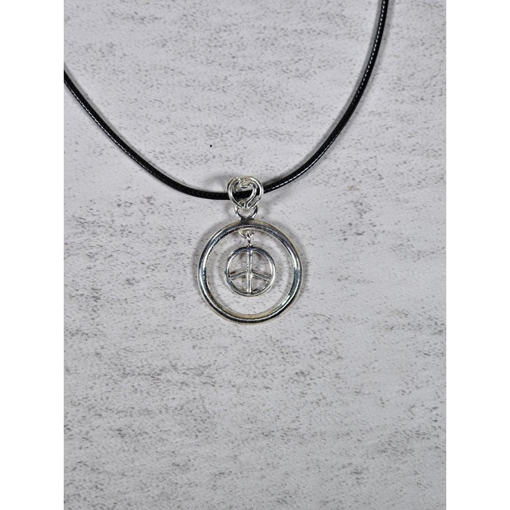 Vintage Peace Symbol Pendant Necklace Silver Tone Boho Jewelry - Picture 8 of 9